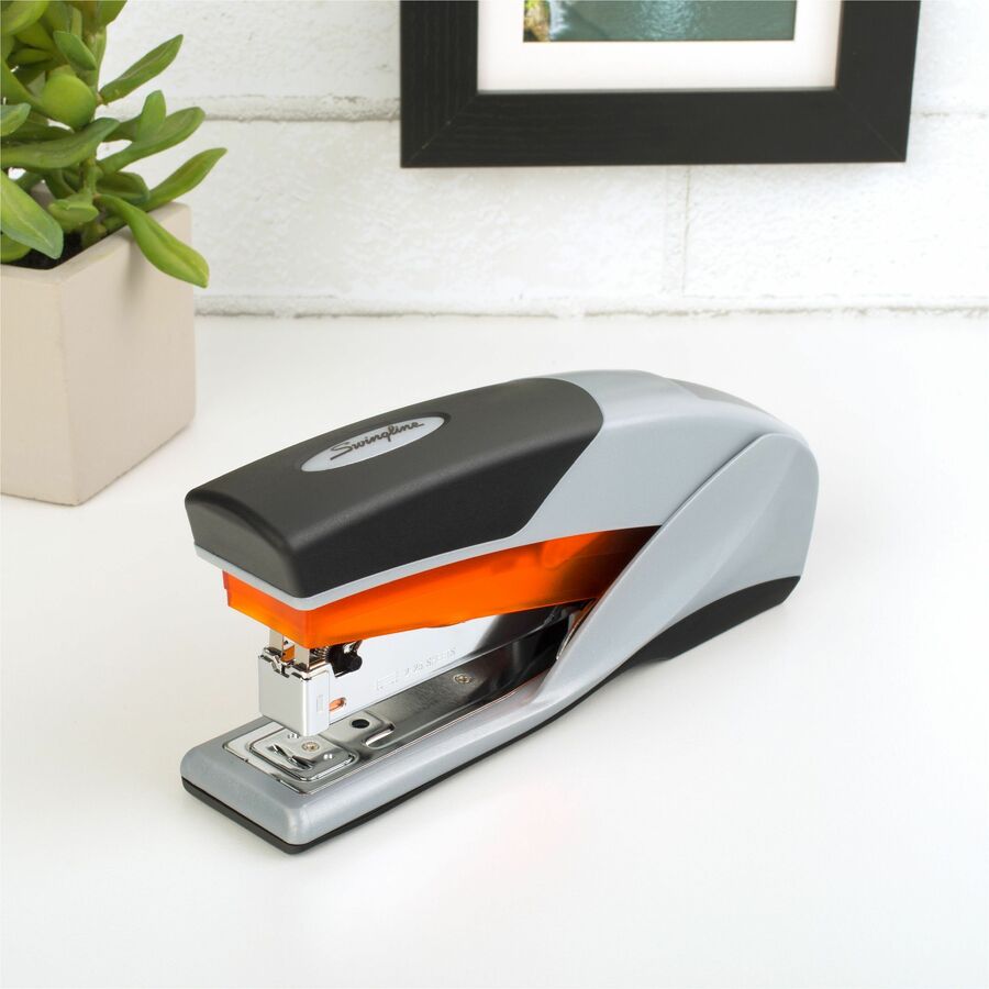 Swingline Optima 25 Reduced Effort Stapler - S7066402