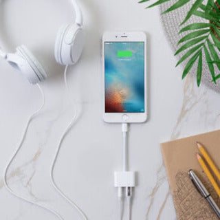 Belkin 3.5 mm Audio + Charge for iPhone and iPad Lightning Adapter - F8J212BTWHT