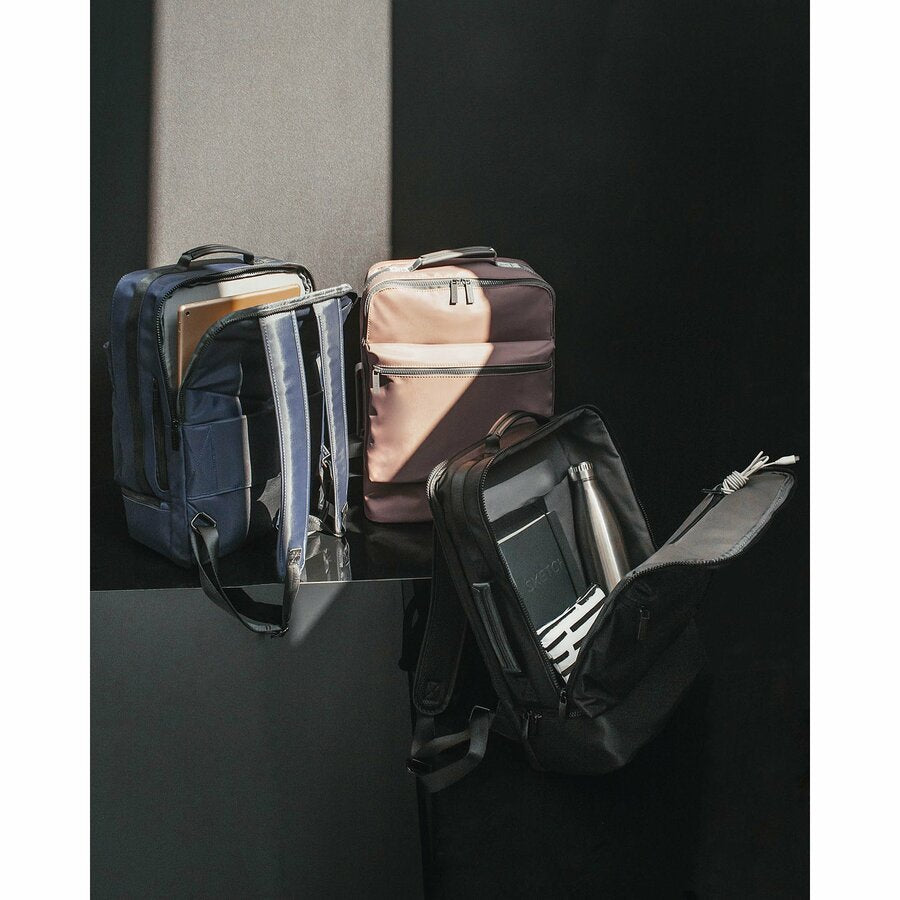bugatti Carrying Case (Backpack) for 15.6" Bottle, Notebook - Navy - BKP5057BU-NAVY