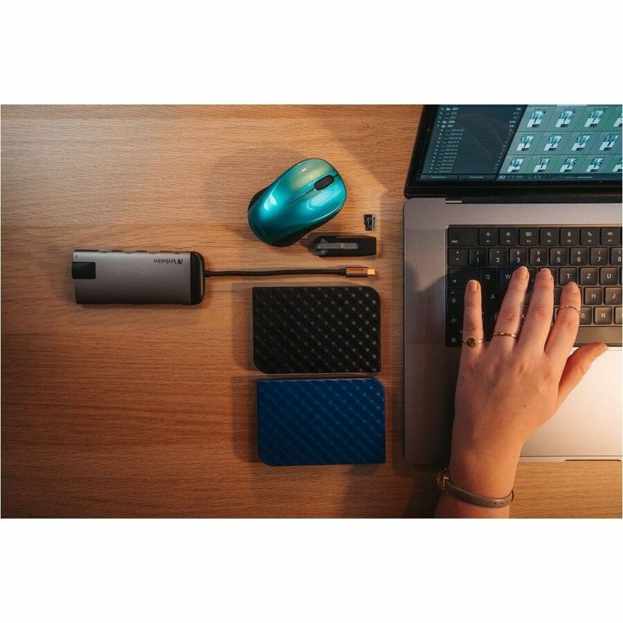 Microban 32GB Store 'n' Go V3 USB 3.2 Gen 1 Flash Drive - Gray - 49173