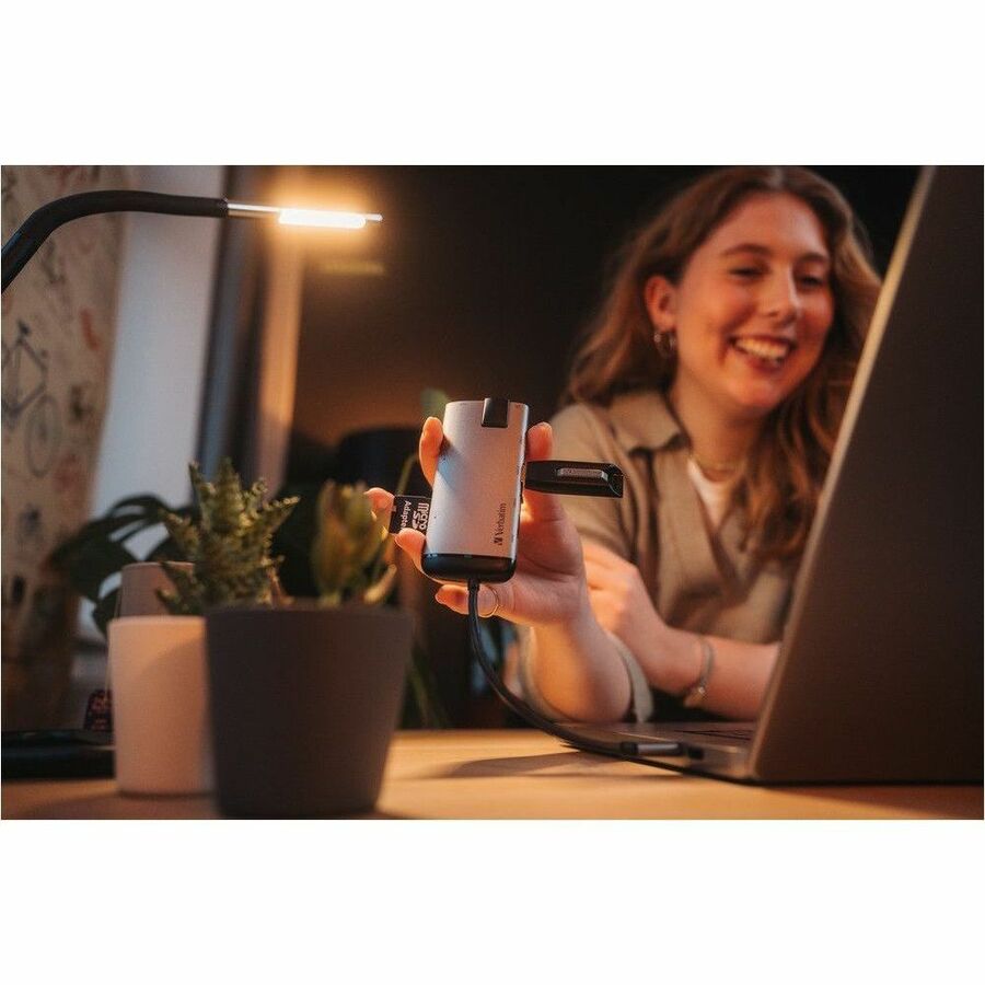 Verbatim 32GB Store 'n' Go V3 USB 3.2 Gen 1 Flash Drive - Gray - 49173