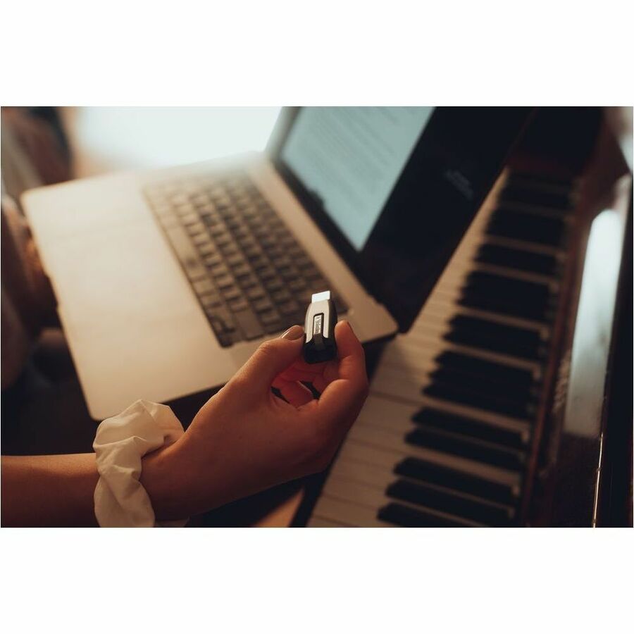 Verbatim 128GB Store 'n' Go V3 USB 3.2 Gen 1 Flash Drive - Gray - 49189