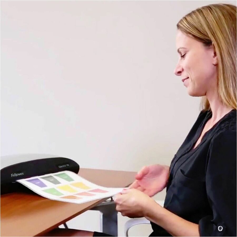 Fellowes Spectra&trade; 95 Laminator with Pouch Starter Kit - 5738201