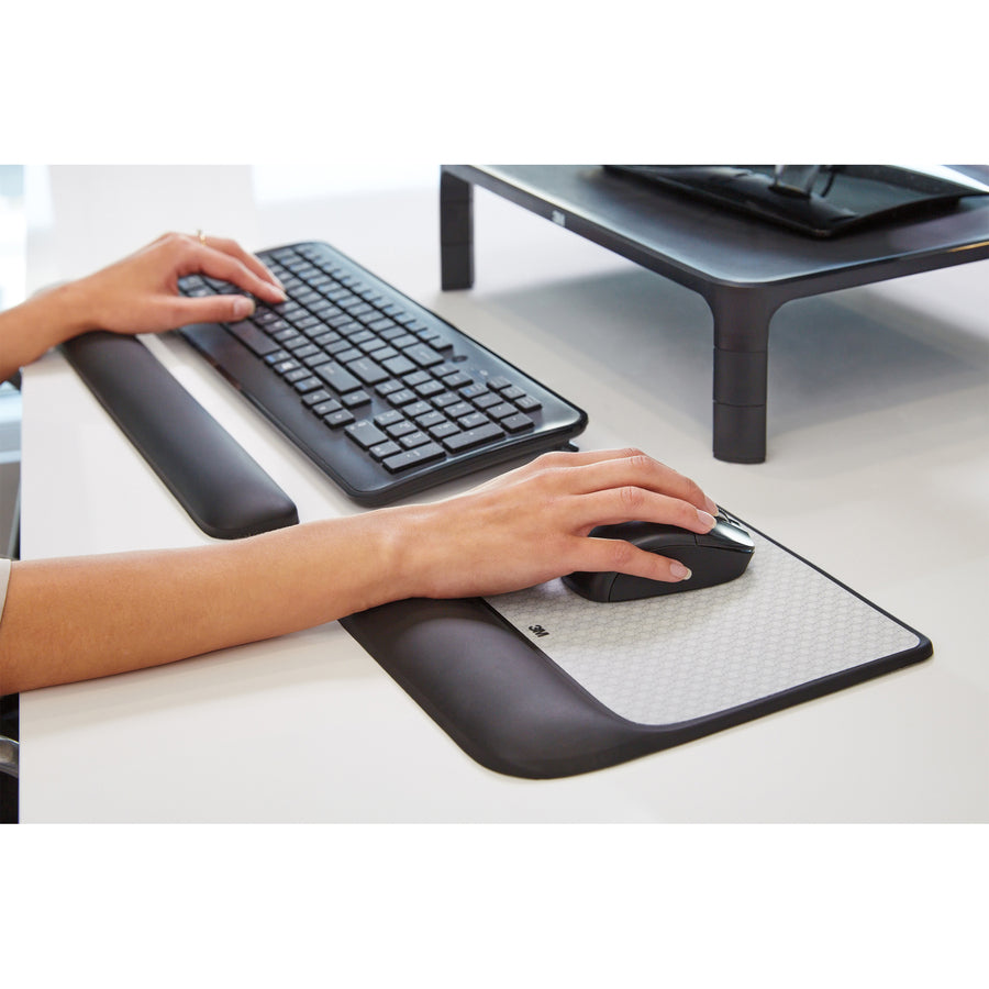 3M Precise Mouse Pad with Gel Wrist Rest - MW85B