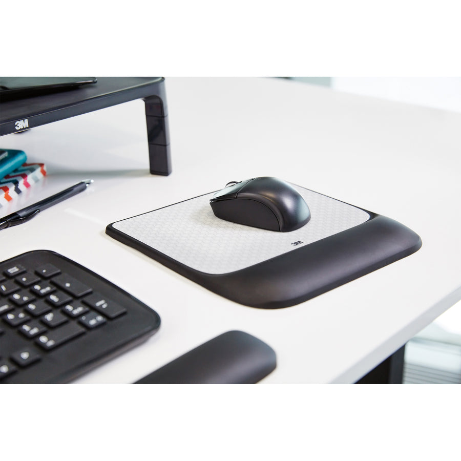 3M Precise Mouse Pad with Gel Wrist Rest - MW85B