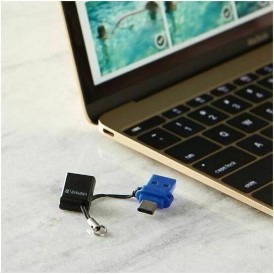 Verbatim 32GB Store 'n' Go Dual USB 3.2 Gen 1 Flash Drive for USB-C™ Devices - Blue - 99154