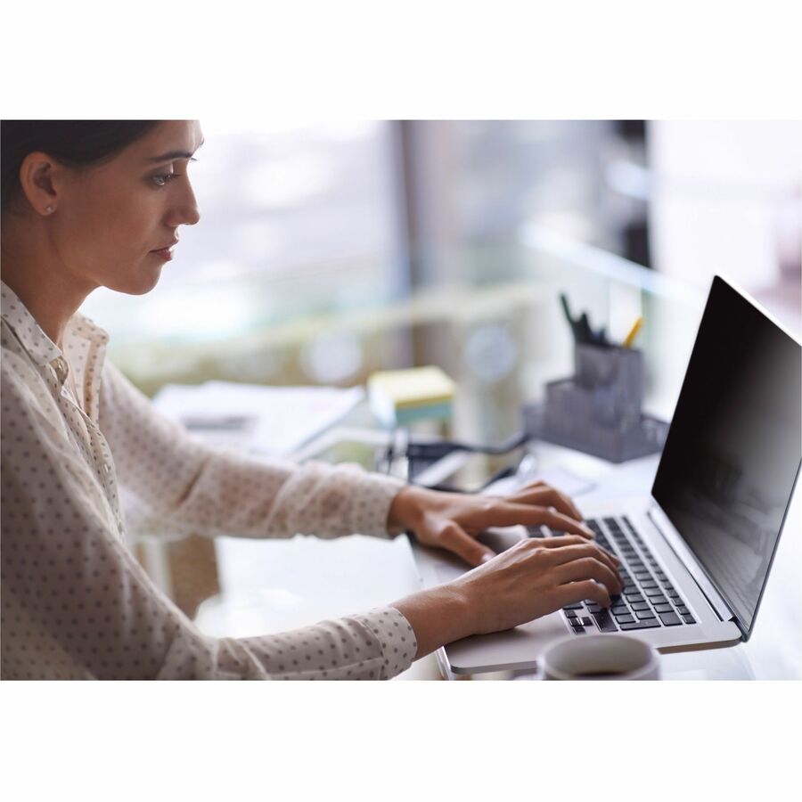 3M Privacy Filter for 15.4in Laptop with COMPLY Flip Attach, 16:10, PF154W1B Black, Matte - PF154W1B