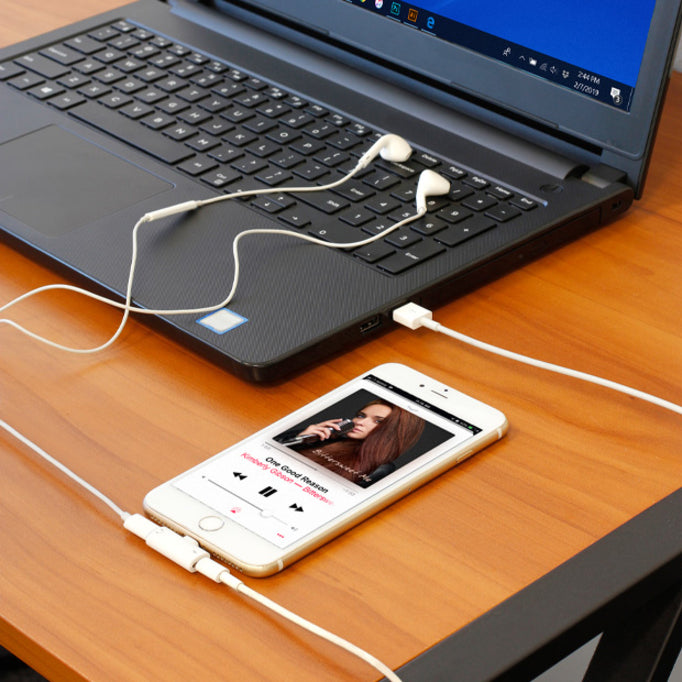 Aluratek Dual Lightning Adapter For iPhone/iPad - ADL01F