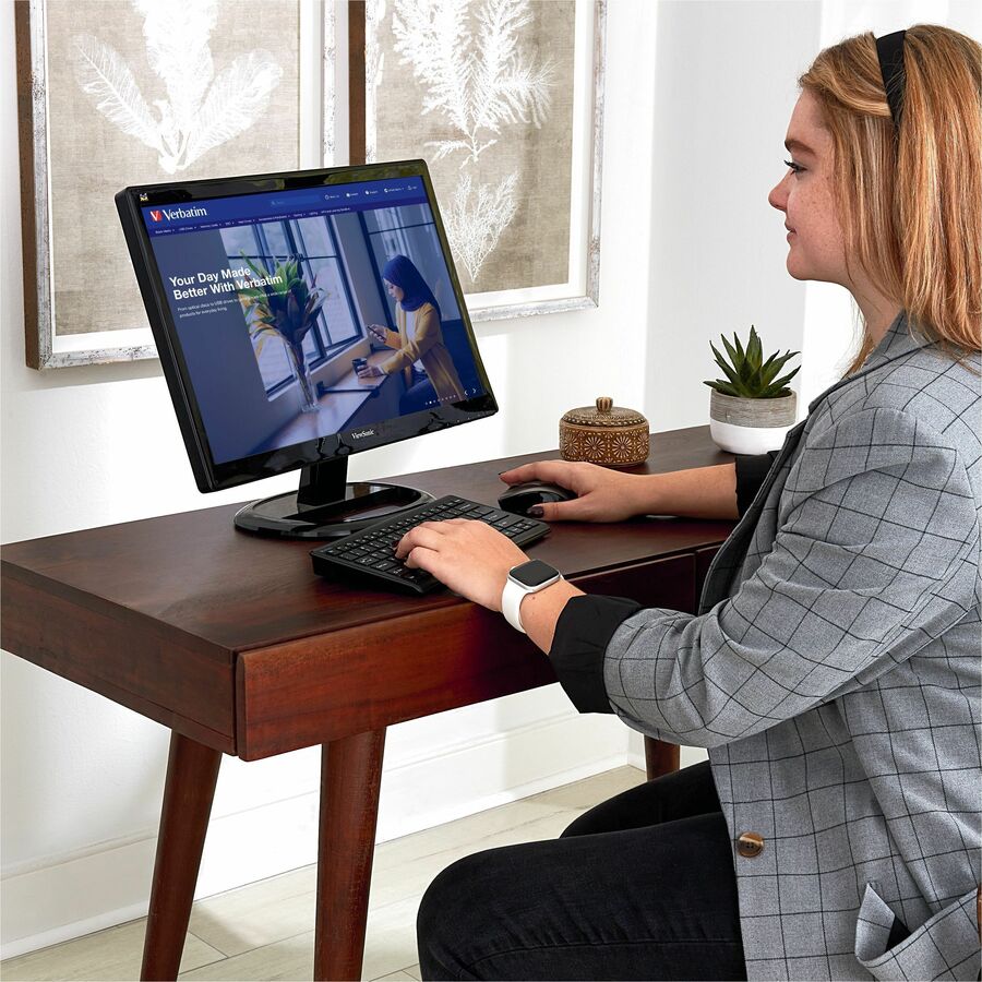 Verbatim Silent Wireless Compact Keyboard and Mouse - 70739