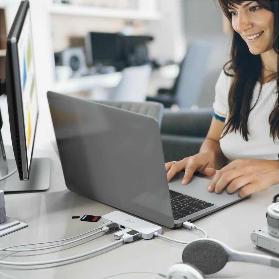 j5create USB-C Multi-Port Hub with Power Delivery - JCD373