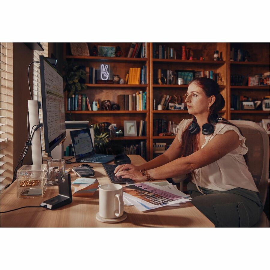 Poly Voyager Focus 2 USB-A With Charge Stand Headset - 77Y86AA