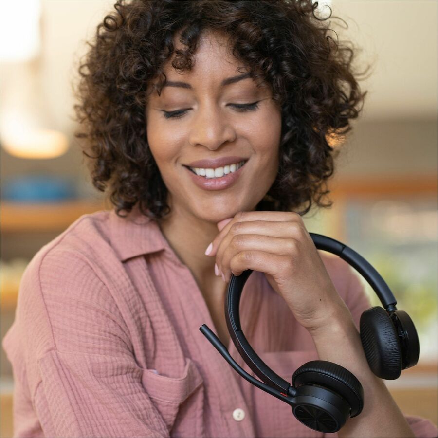 Poly Voyager 4320 USB-C Headset + BT700 Dongle + Charging Stand - 77Z31AA