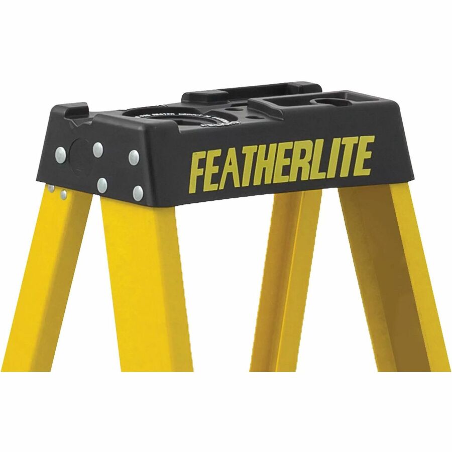 Featherlite 6904 4' Extra-Heavy Duty Fiberglass Stepladder - 6904