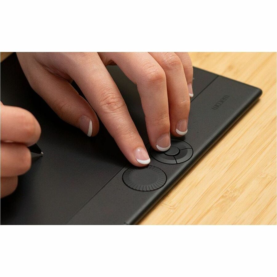 Wacom Graphic Tablet Intuos Pro Medium - PTK670K0A